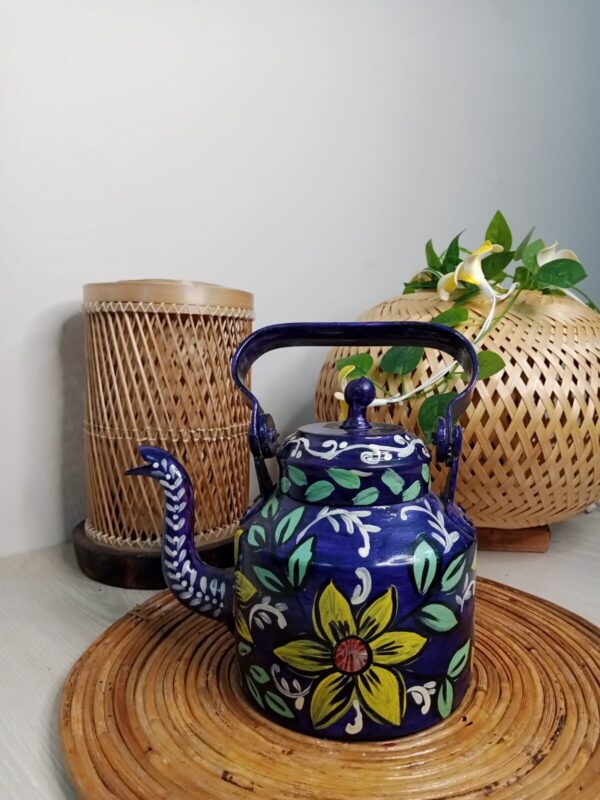 Painted kettle size 10/8