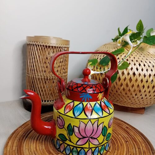 Painted kettle 10/8"